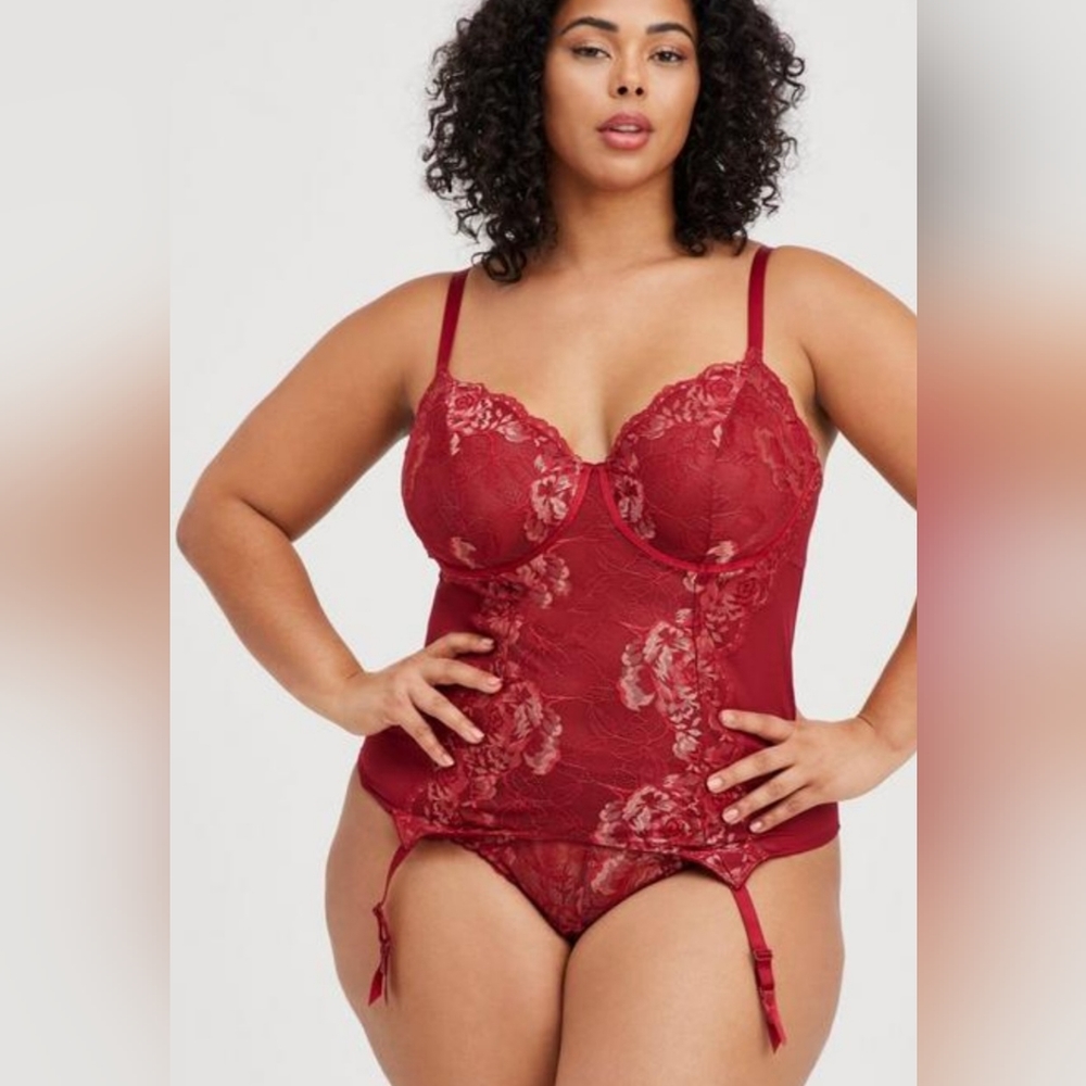Torrid Bustier Lingerie Underwire Lacy Plus Size 6x Sexy